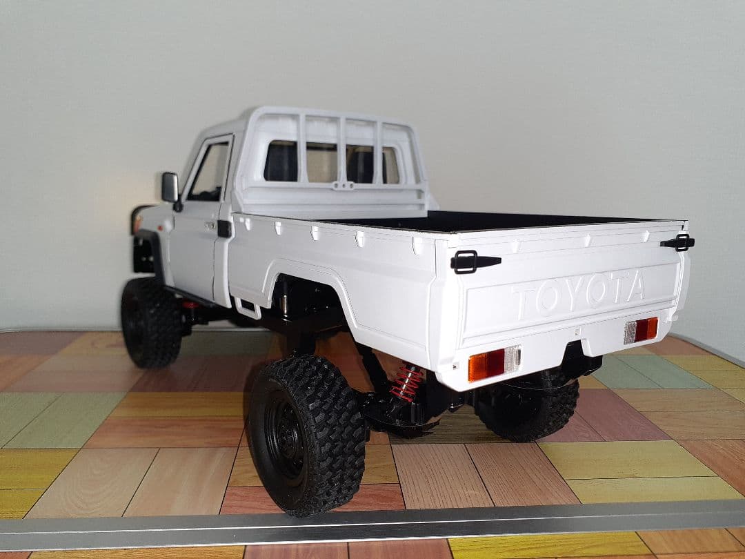 【ボディーリフト済】MN82 ランドクルーザー WPL JAPAN クローラ－