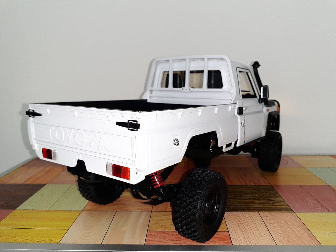 【ボディーリフト済】MN82 ランドクルーザー WPL JAPAN クローラ－