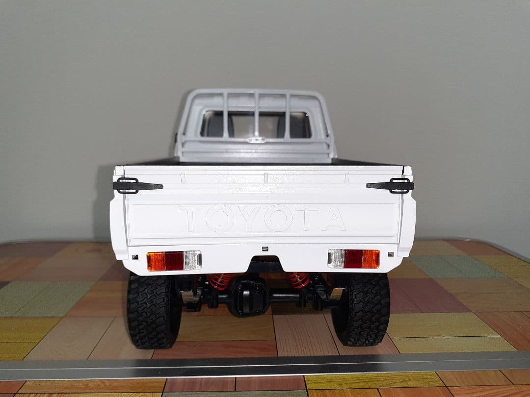 【ボディーリフト済】MN82 ランドクルーザー WPL JAPAN クローラ－