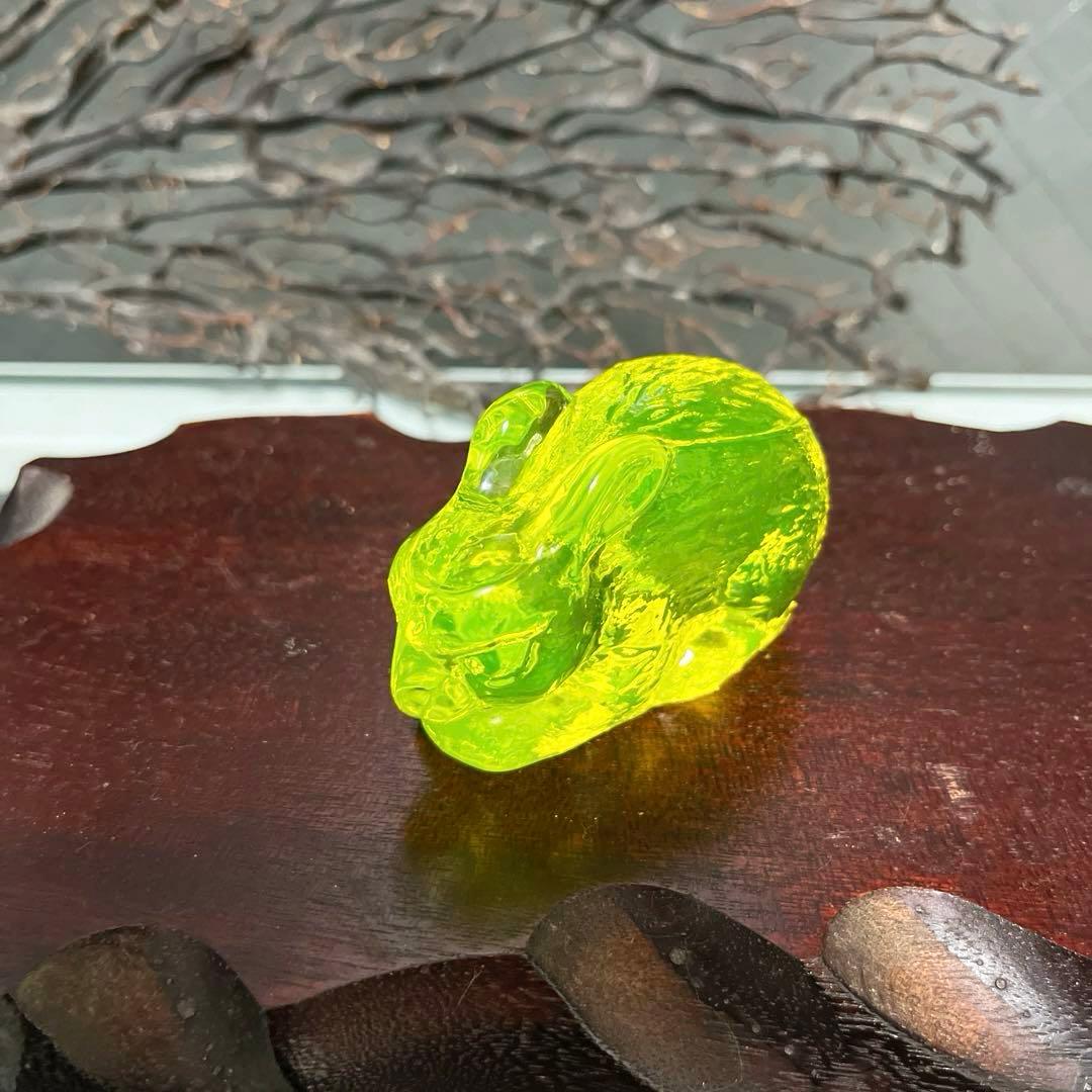 骨董　時代ガラス　プレス磨りガラス　兎　フィギュリン　文鎮　ウランガラス