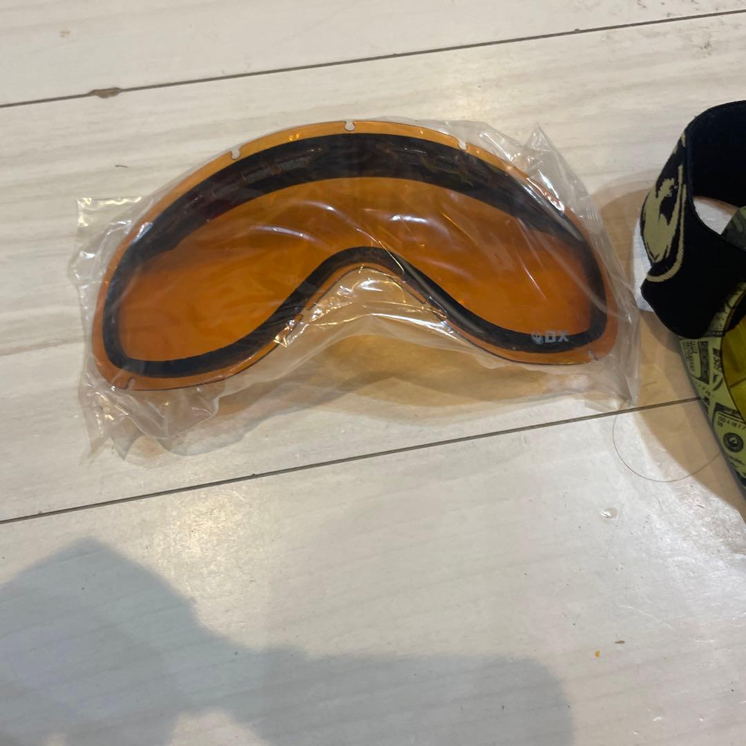 スキーゴーグル 緑色デザイン イエローレンズ