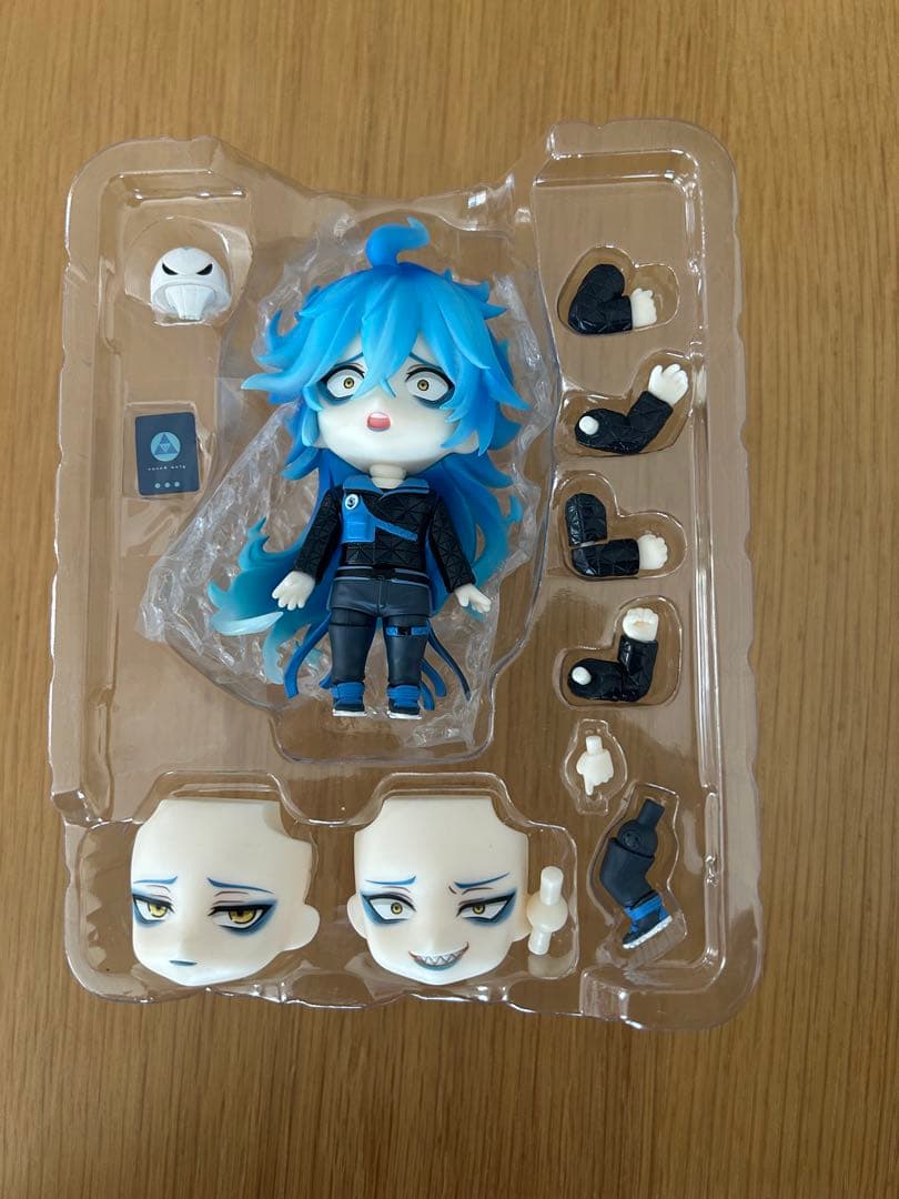 【*ぃ様 イデアシュラウド　ねんどろいど　【特典缶バッジ付】