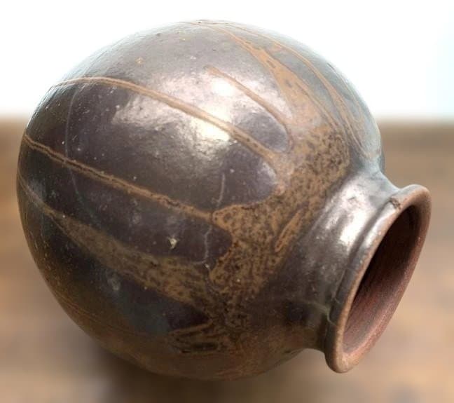 小振りで釉薬の美しい唐津焼の壷 水瓶 古民藝 古民具 甕道具