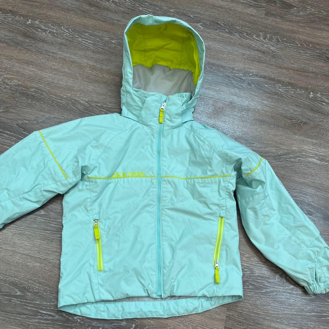 DESCENTE デサント　130 セットアップ　上下　スキーウェア　女の子