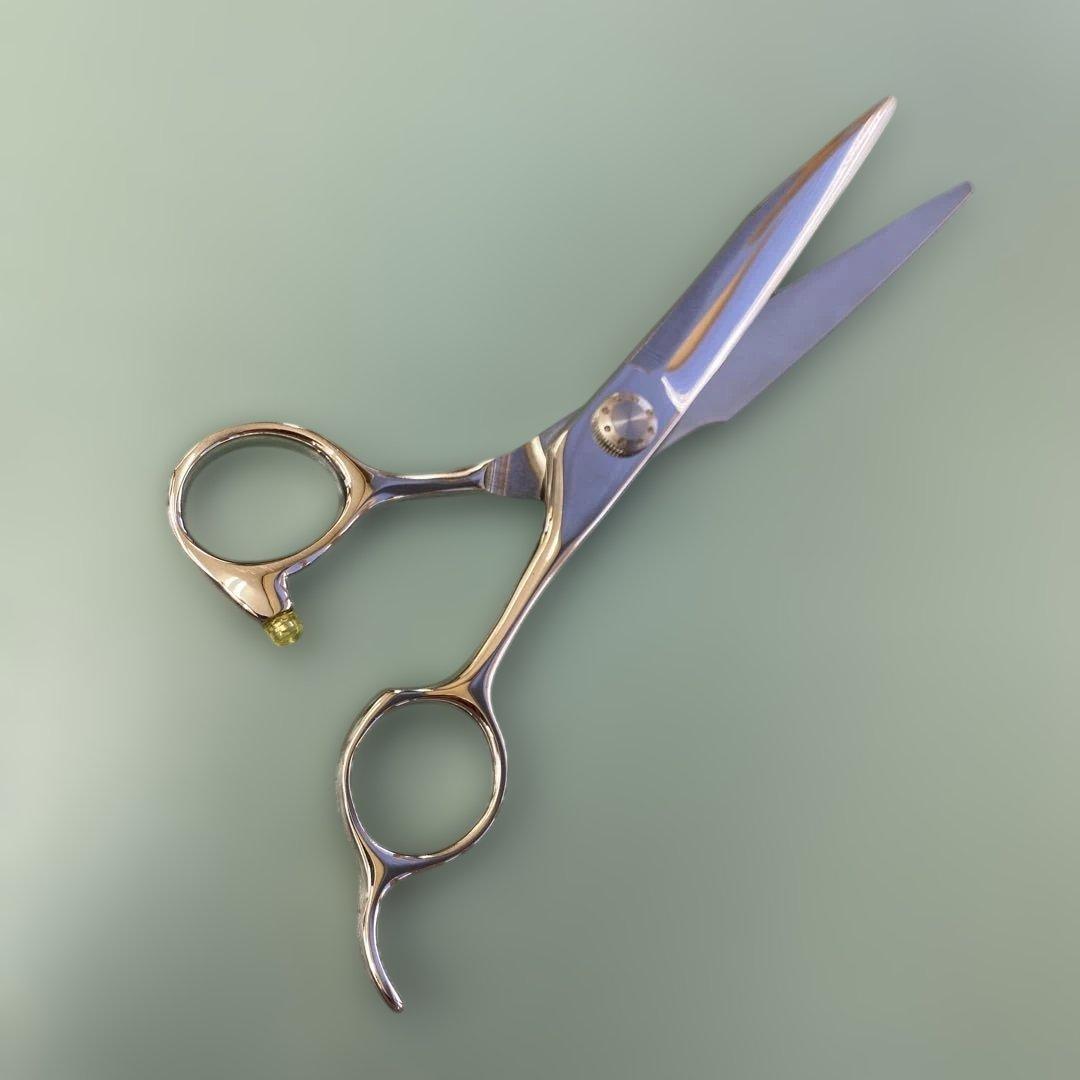 さくさく切れ味抜群６,７５インチ剣刃シザー　新品　理美容専用はさみ　切れ味抜群！