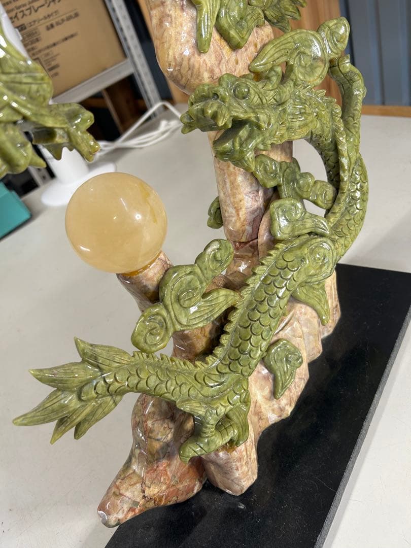 あ*し様 翡翠製ドラゴン彫刻置物