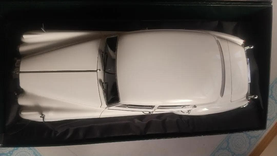 BAEミニチャンプス 1/18 ベントレー S2 リムジン 1954