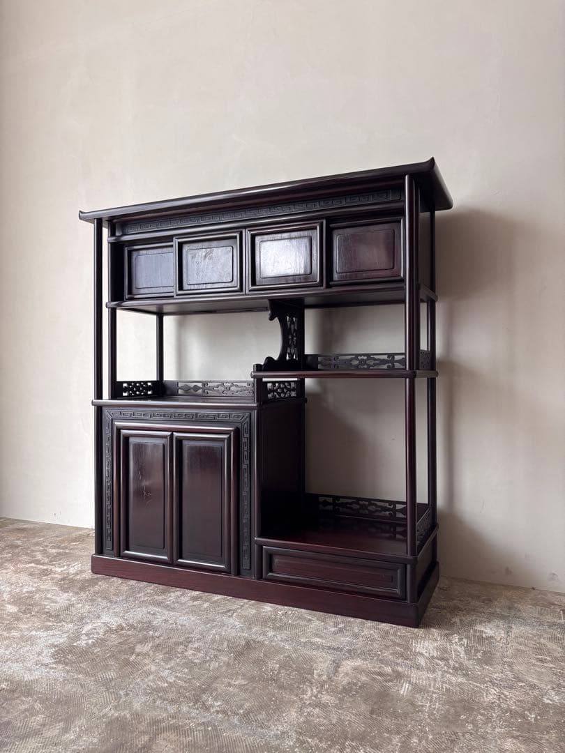 紫檀の茶箪笥　飾り棚　違い棚　唐木家具　サイドボード　和室