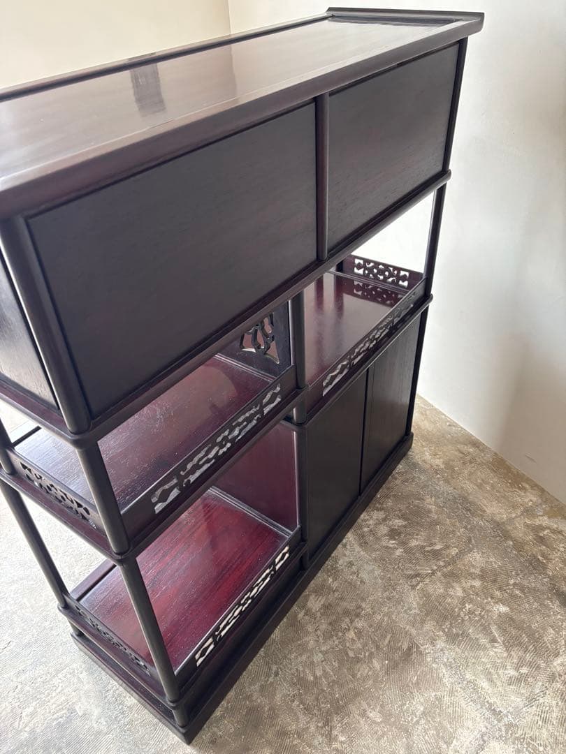 紫檀の茶箪笥　飾り棚　違い棚　唐木家具　サイドボード　和室