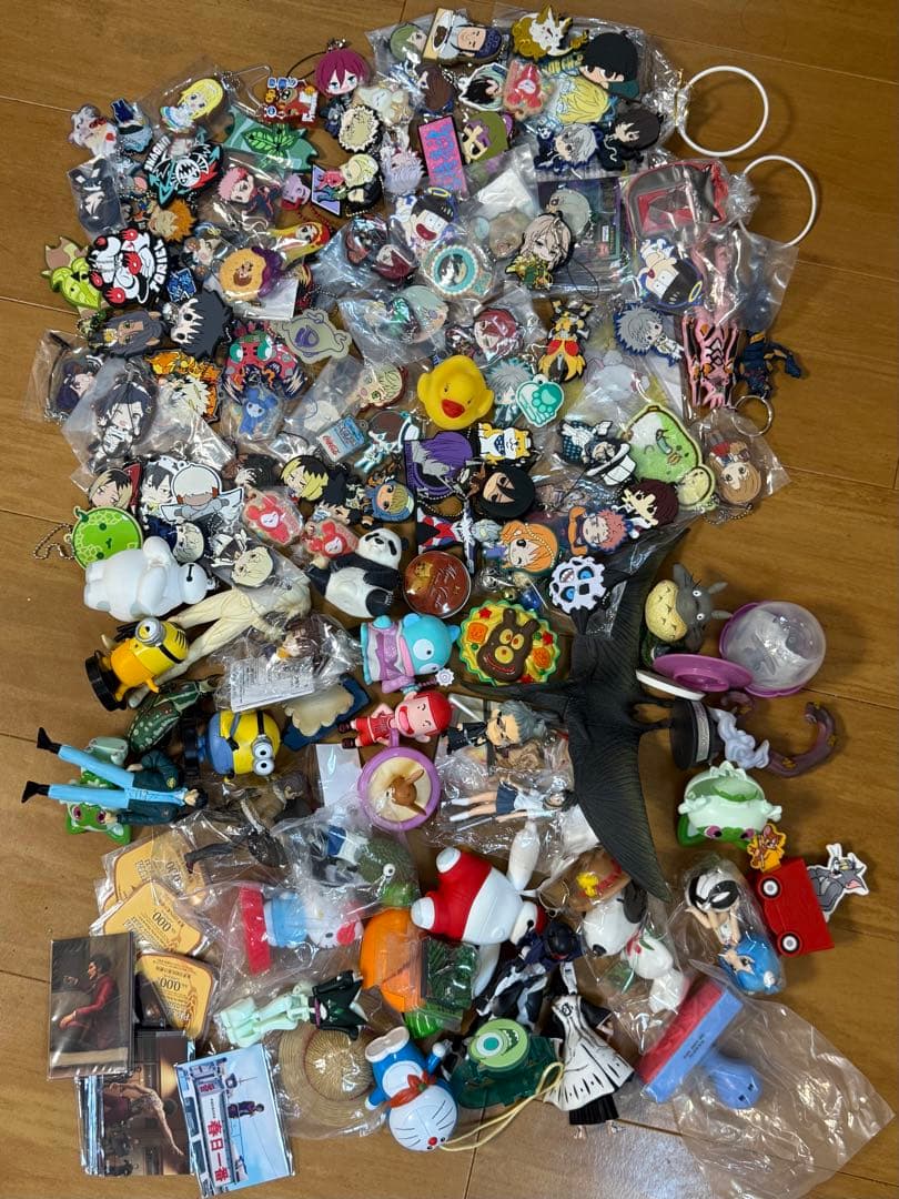 アニメ ミニフィギュア 大量ドラゴンボール サンリオ ワンピース 鬼滅の刃 他