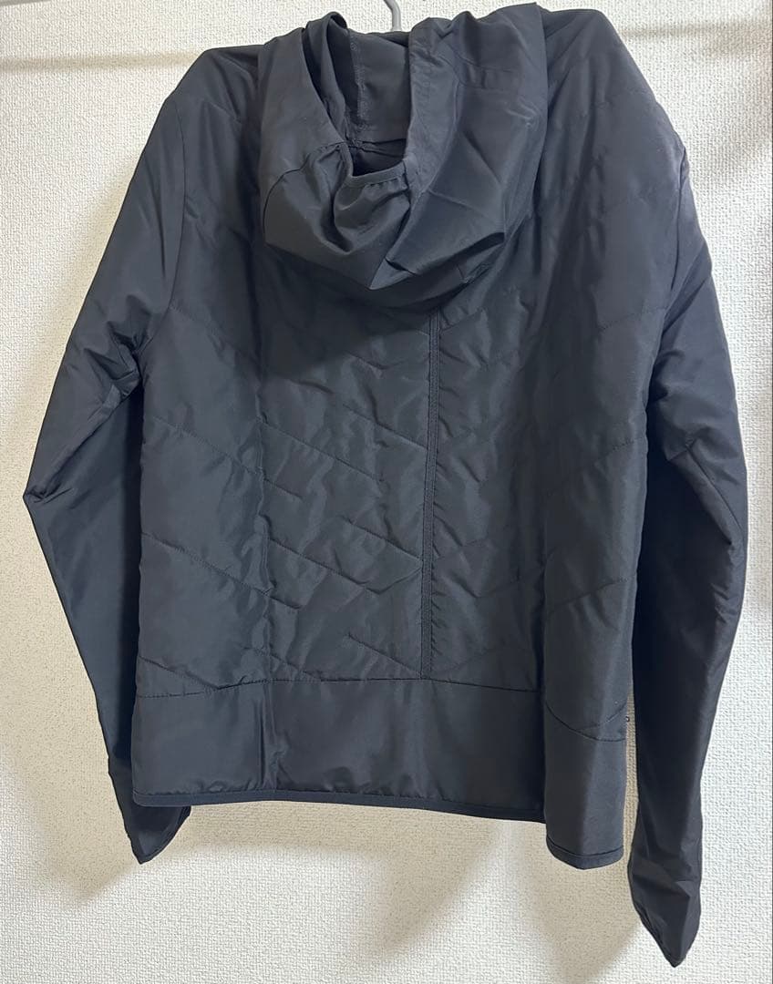 新品NIKE Mサイズ ランニングジャケット中綿ジャケットメンズ