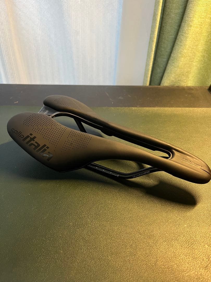 italia SLR Superflow サドル ブラック
