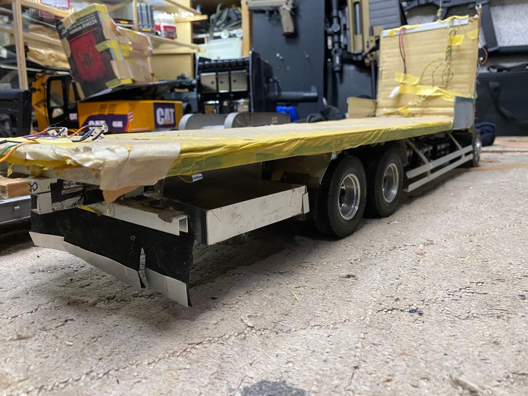 タミヤ1/14トレーラーフルオペ　平ボディ　キャブとその他欠品あり