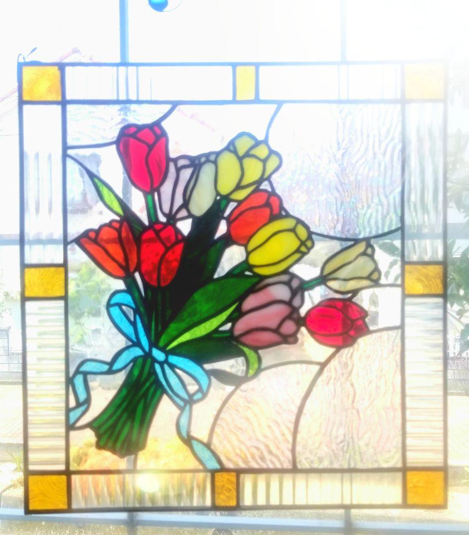 特大サイズ　ステンドグラス　チューリップモチーフのパネル　縦38㎝×横38cm