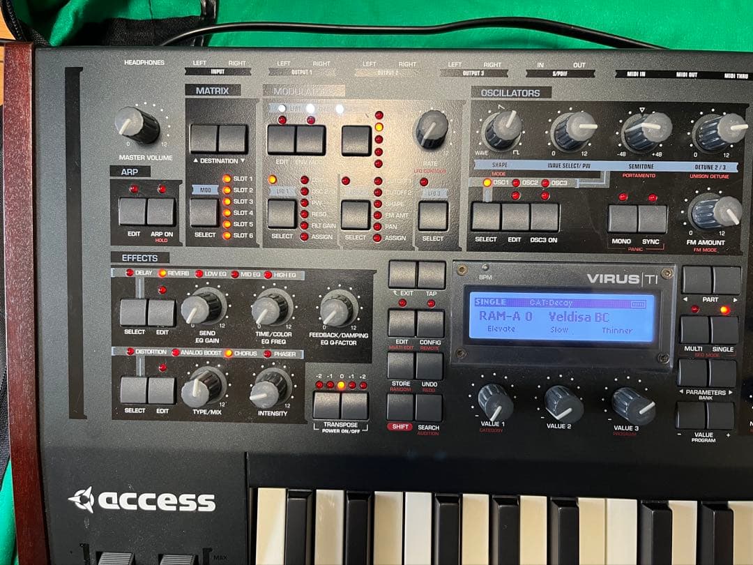 Access Virus TI 61鍵 シンセサイザー