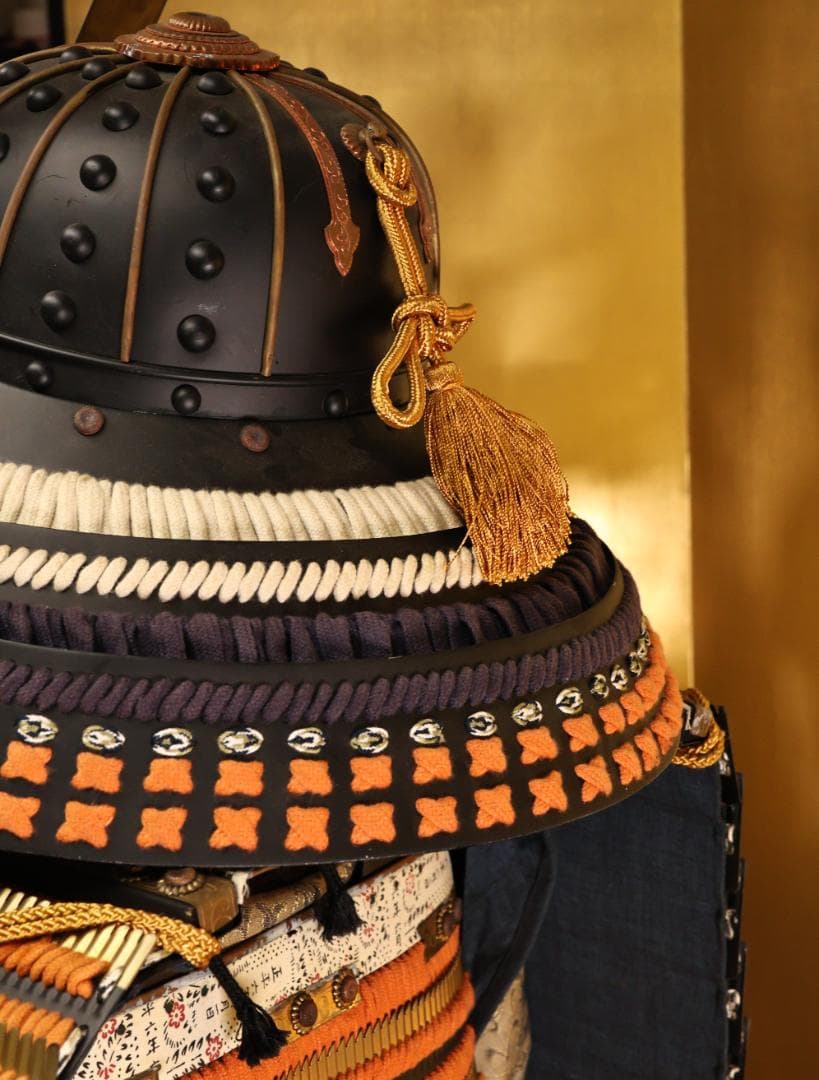 BY02　甲冑　具足　黒胴当世素掛 緋縅　鎧櫃付き　等身大　現代鎧　兜　武具