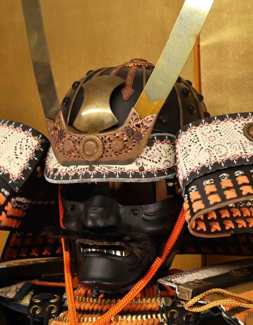 BY02　甲冑　具足　黒胴当世素掛 緋縅　鎧櫃付き　等身大　現代鎧　兜　武具