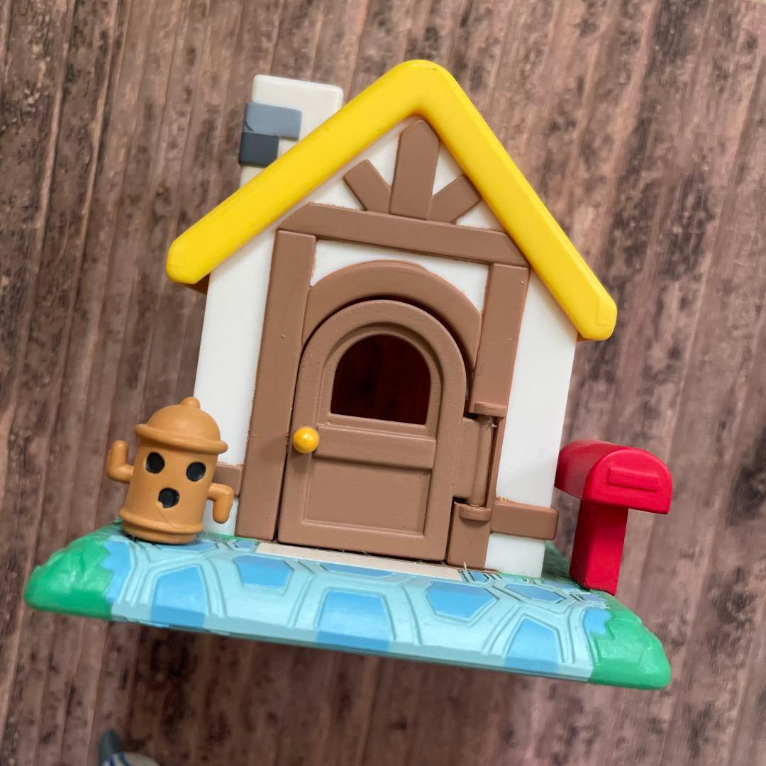 任天堂　どうぶつの森　森をつくろう　博物館　交番　家　セット　フィギュア　レア