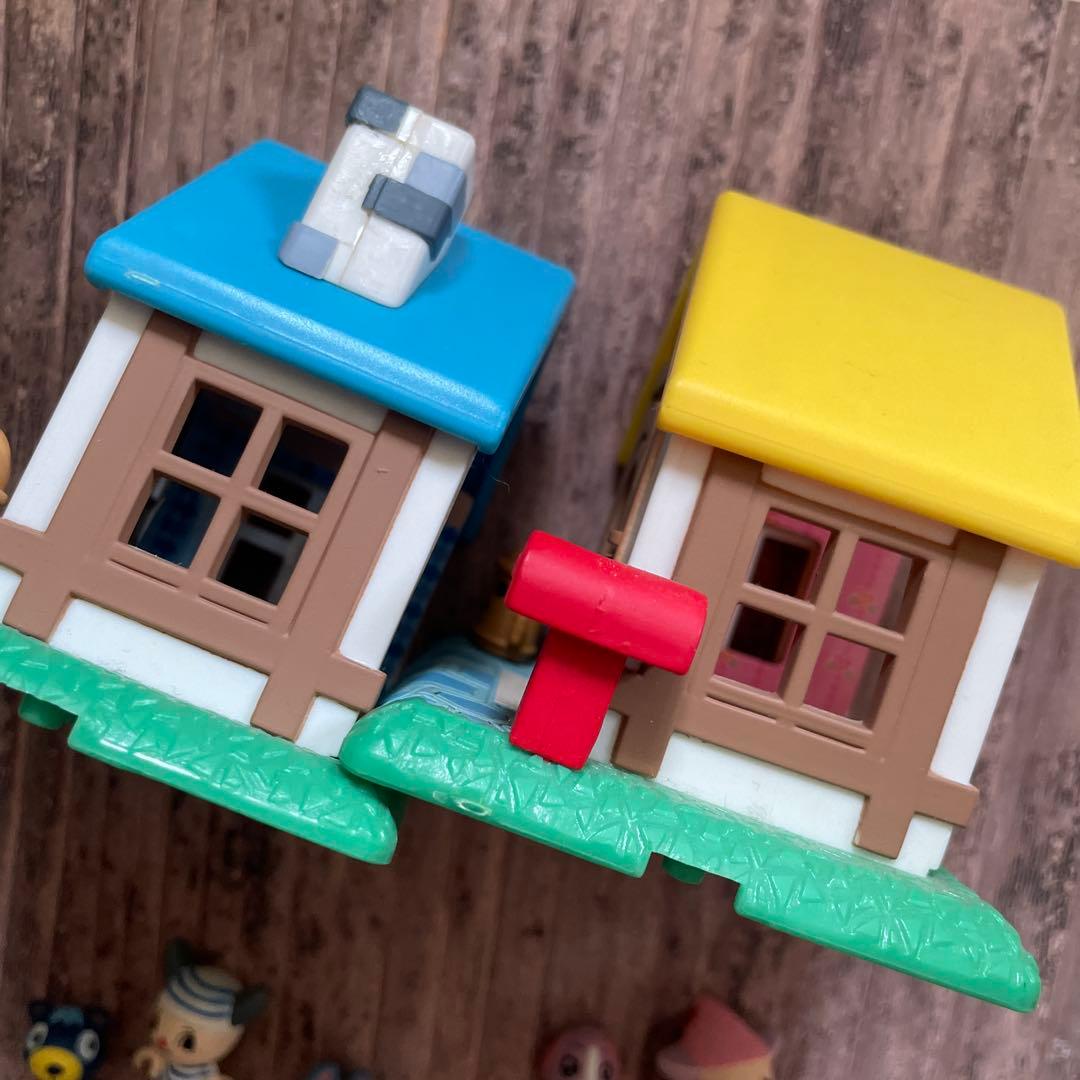 任天堂　どうぶつの森　森をつくろう　博物館　交番　家　セット　フィギュア　レア