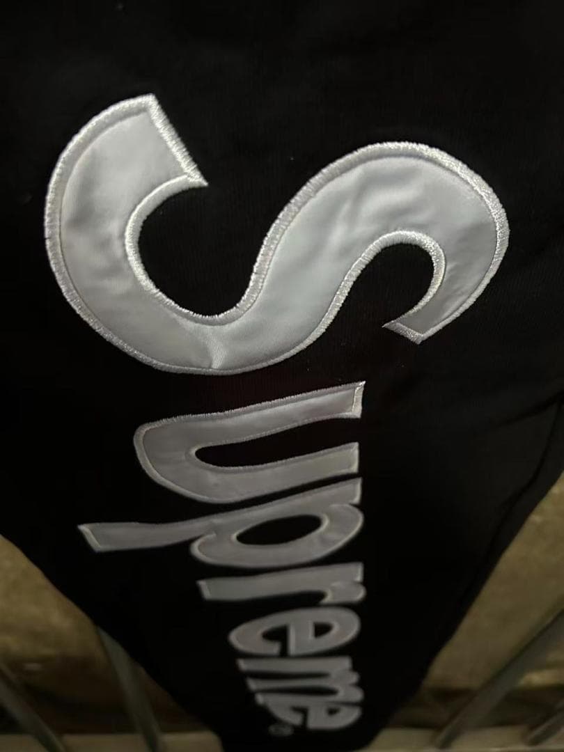 Supreme シュプリーム 黒のスウェットパンツ Mサイズ