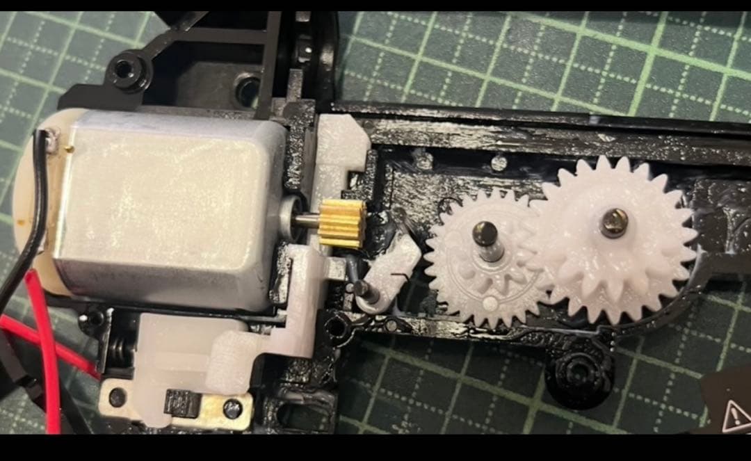 美品　東京マルイ　M4A1 カスタム品　金属ピニオン　SBD リチウム電池セット