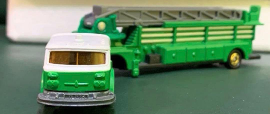 ロングトミカ アメリカン ハシゴ消防車 グリーン L10