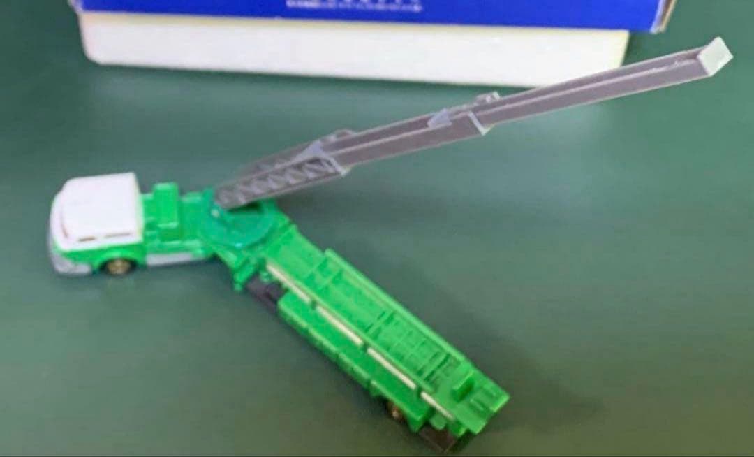 ロングトミカ アメリカン ハシゴ消防車 グリーン L10