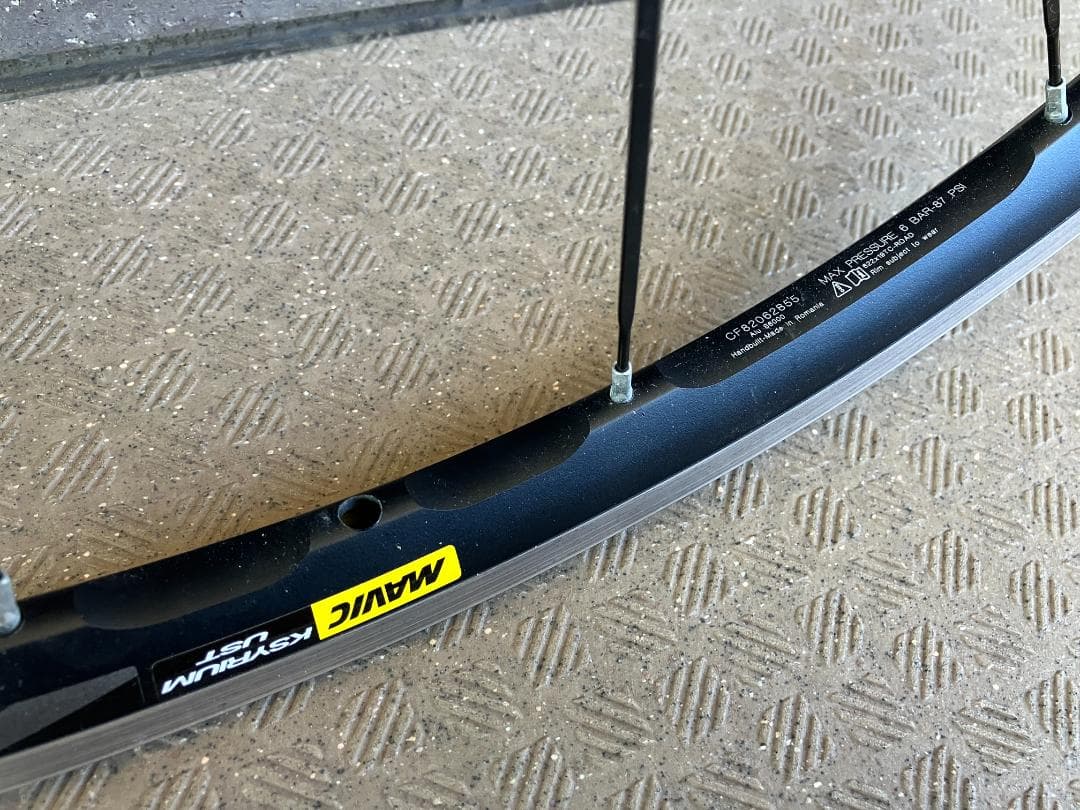 MAVIC　F：KSYRIUM UST　R：COSMIC PRO CARBON