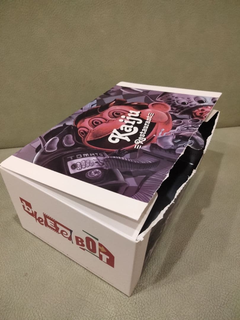 ソフビ kaiju restaurant BEEEBOT izumonster