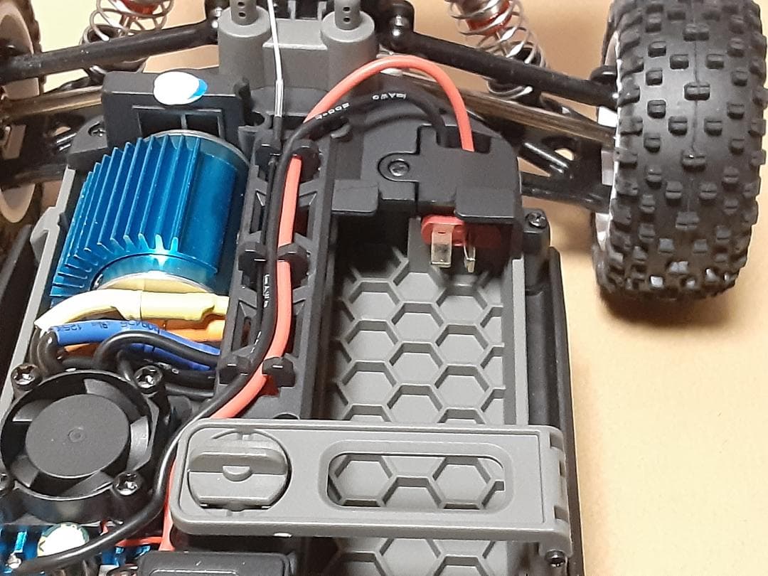 【ジャンク新品】WLtoys 124008 3S 2000mAh ⑨