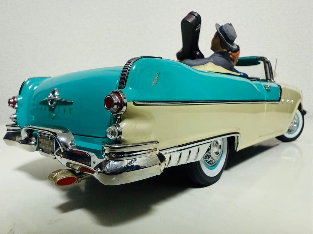 '55 Pontiacポンティアック StarChiefスターチーフ 1/18