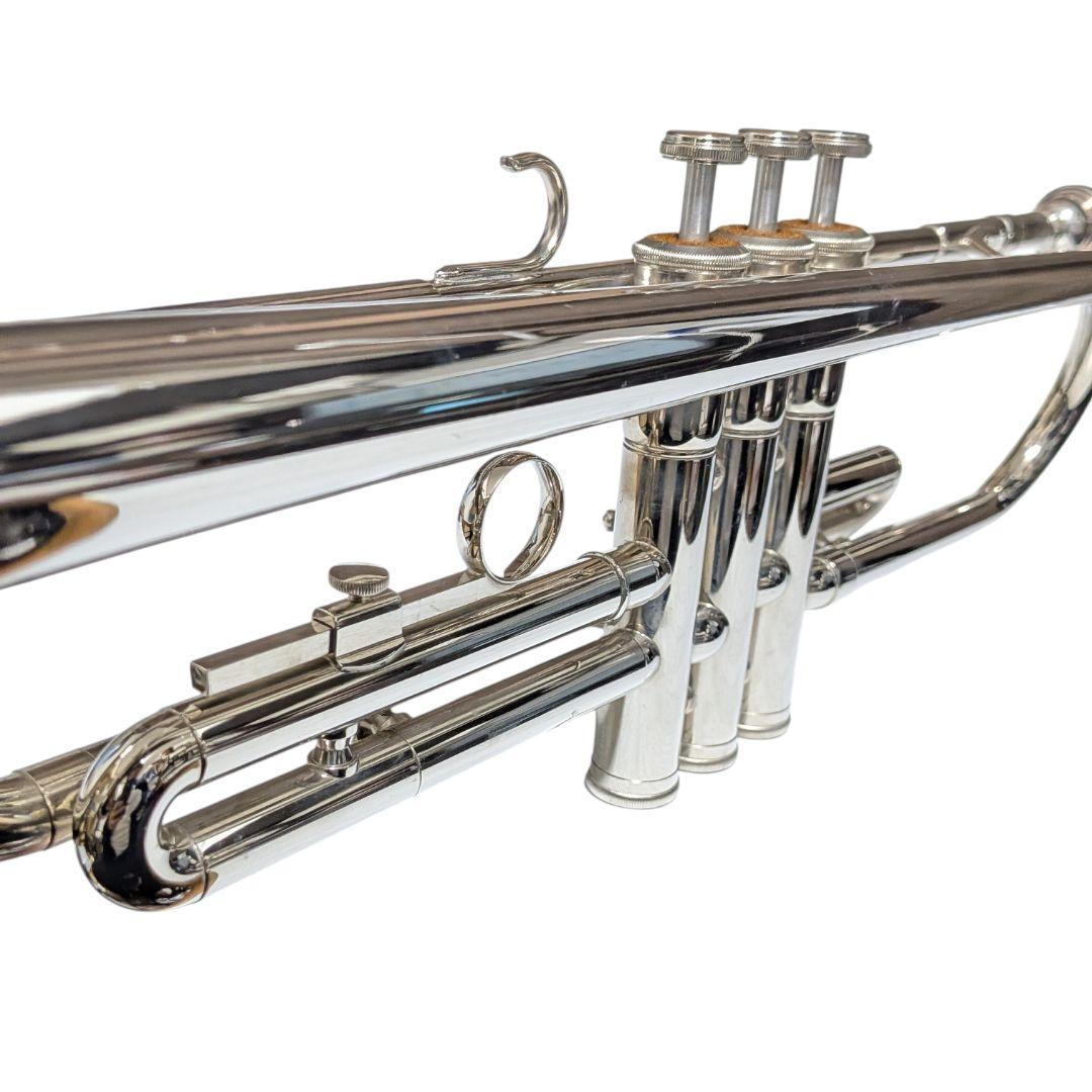 美品 ヤマハ トランペット YTR-136 シルバー マウスピース付