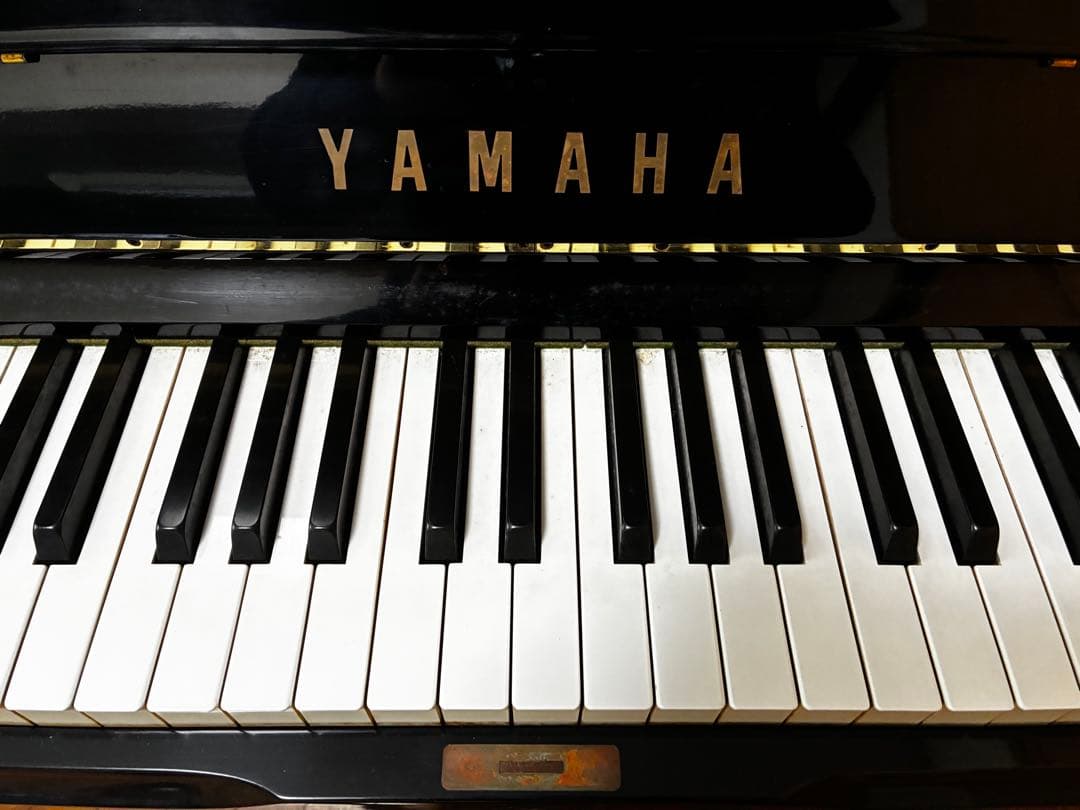 YAMAHA アップライトピアノ 黒 椅子付き
