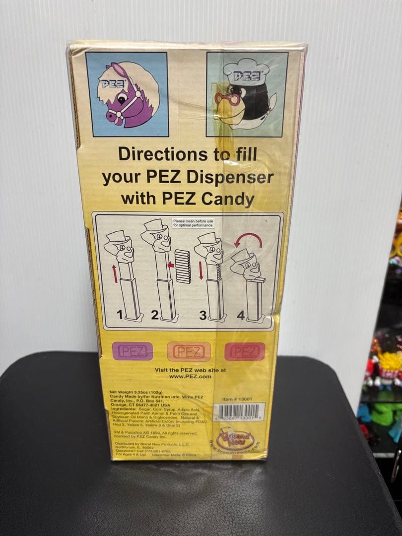 Giant PEZ Candy Roll Dispenserジャイアントペッツ