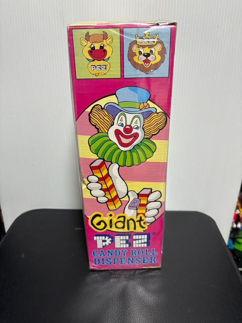 Giant PEZ Candy Roll Dispenserジャイアントペッツ