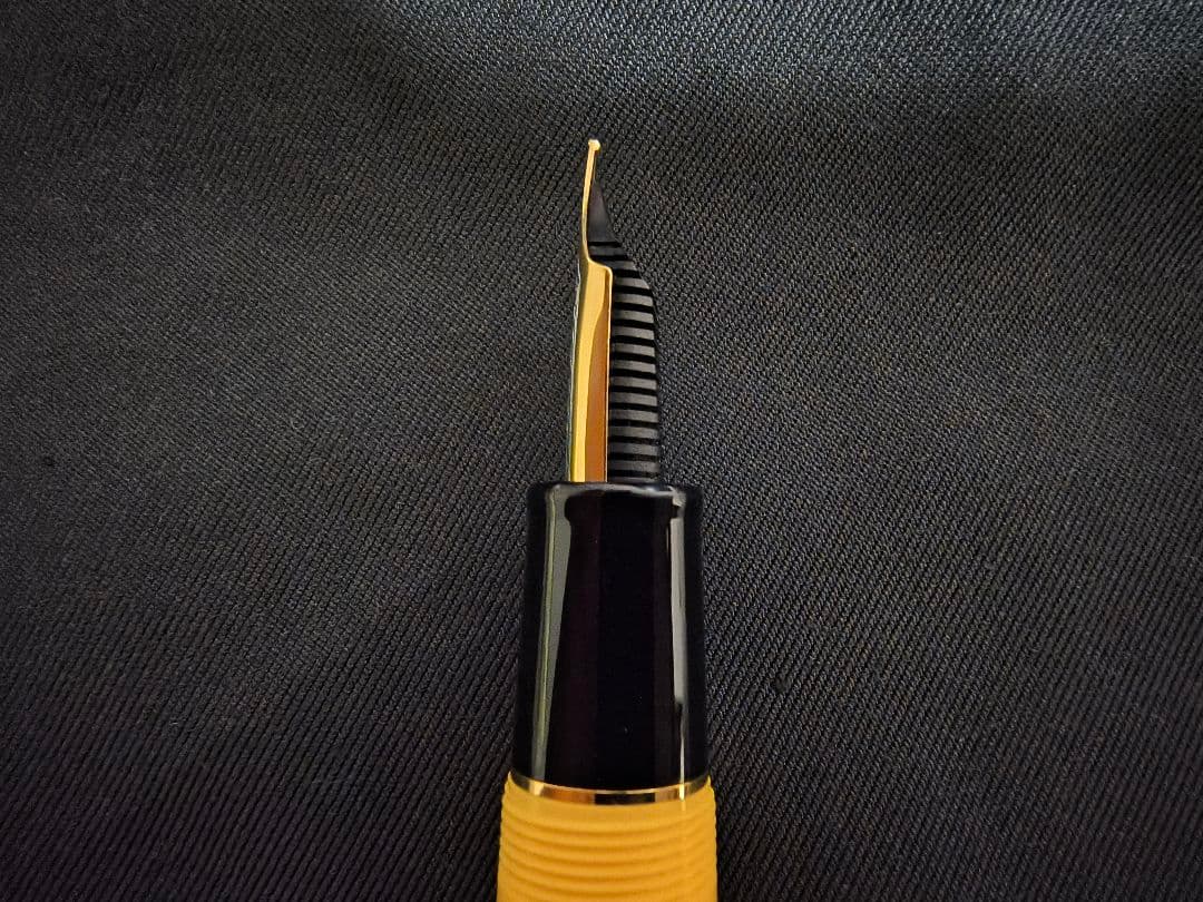 【希少】セーラー万年筆 21金 イエロー B(太字)コンバーター付