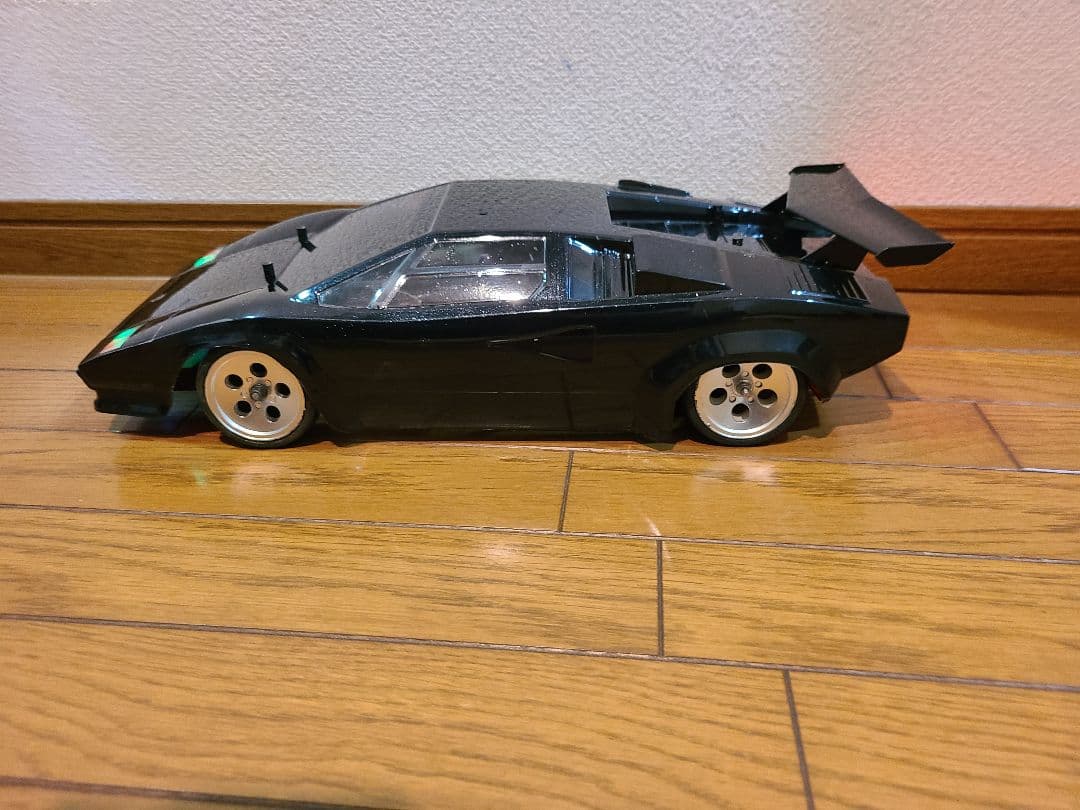 タミヤラジコン　TT01シャーシカウンタックボディ　プロポ、LED付き