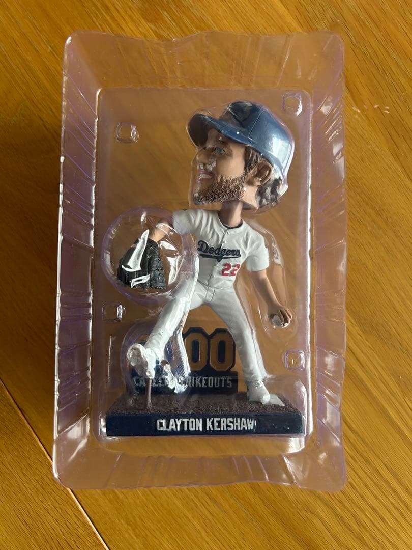Clayton Kershaw 2000奪三振記念フィギュア②