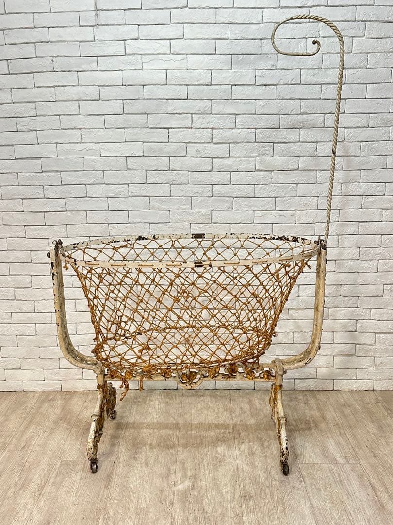 【東京都内23区配送無料】アンティーク　フランス製　ベビーベッド　什器　店舗　棚