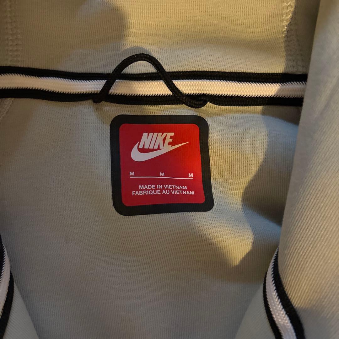 ナイキ　テックフリース 上M