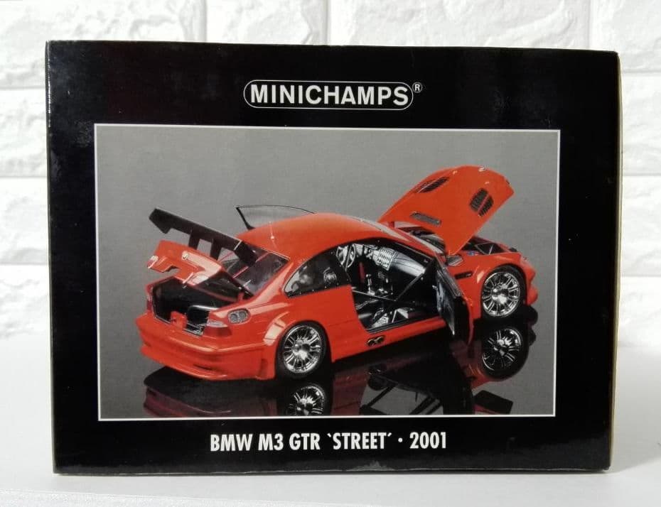 《ミニカー》★『M3 GTR'STREET'2001』1/18☆深い赤色