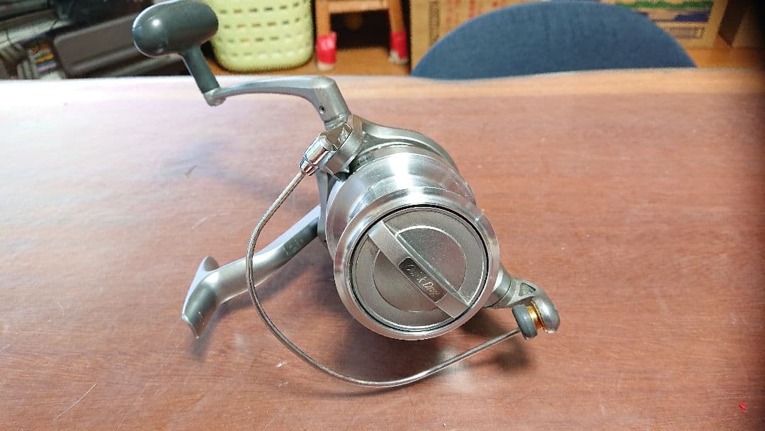 ダイワ パワーサーフ5000QD スピニングリール メタルボディ シルバー