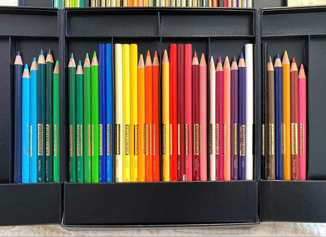 カリスマカラー　油性色鉛筆110色、ブレンダー2本 ×３袋、シャープナー3個