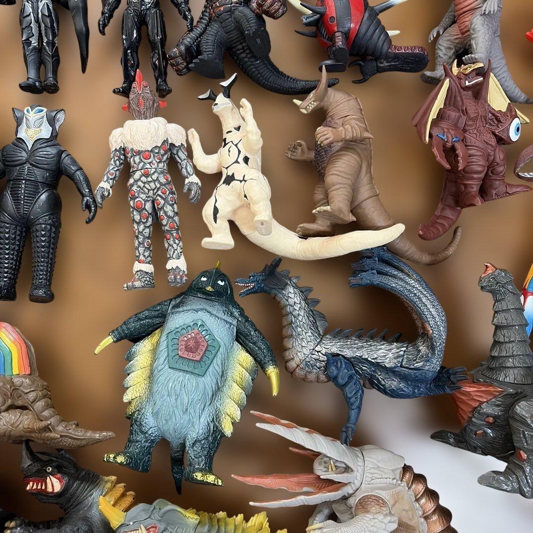 ウルトラマン　ソフビ　怪獣　フィギュア　セット　まとめ　65個