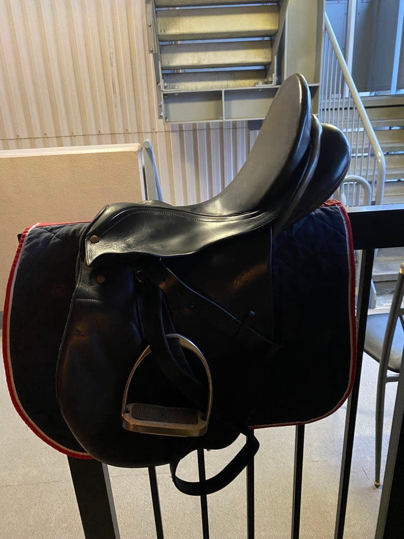 乗馬鞍　美品前後肢プロテクター他付属品付❣️