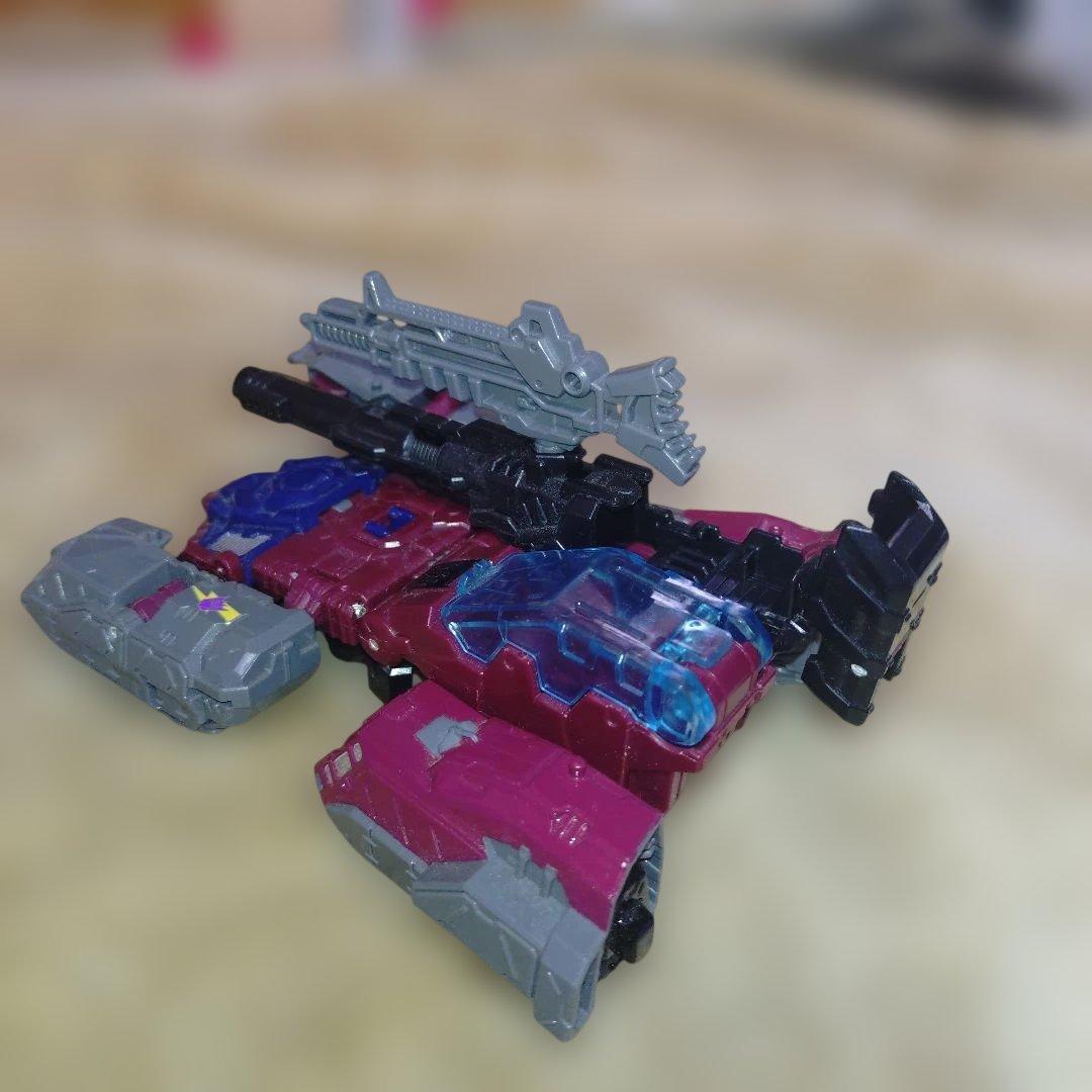 ディセプティコン クエイク（タイタンズリターン）』