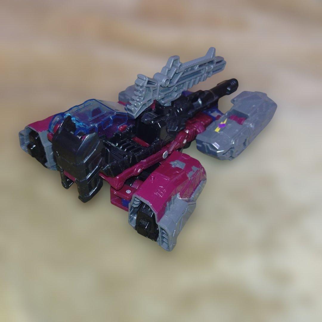 ディセプティコン クエイク（タイタンズリターン）』