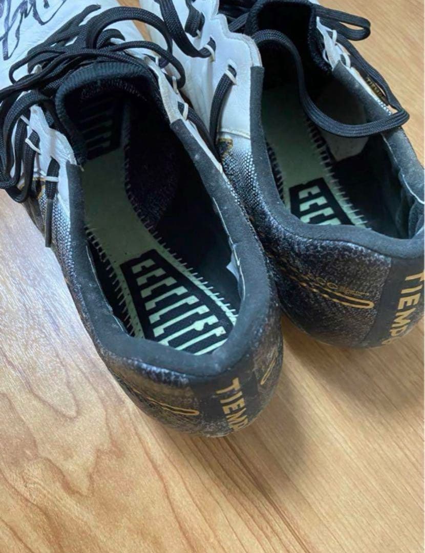 杉岡選手　サイン入りスパイク