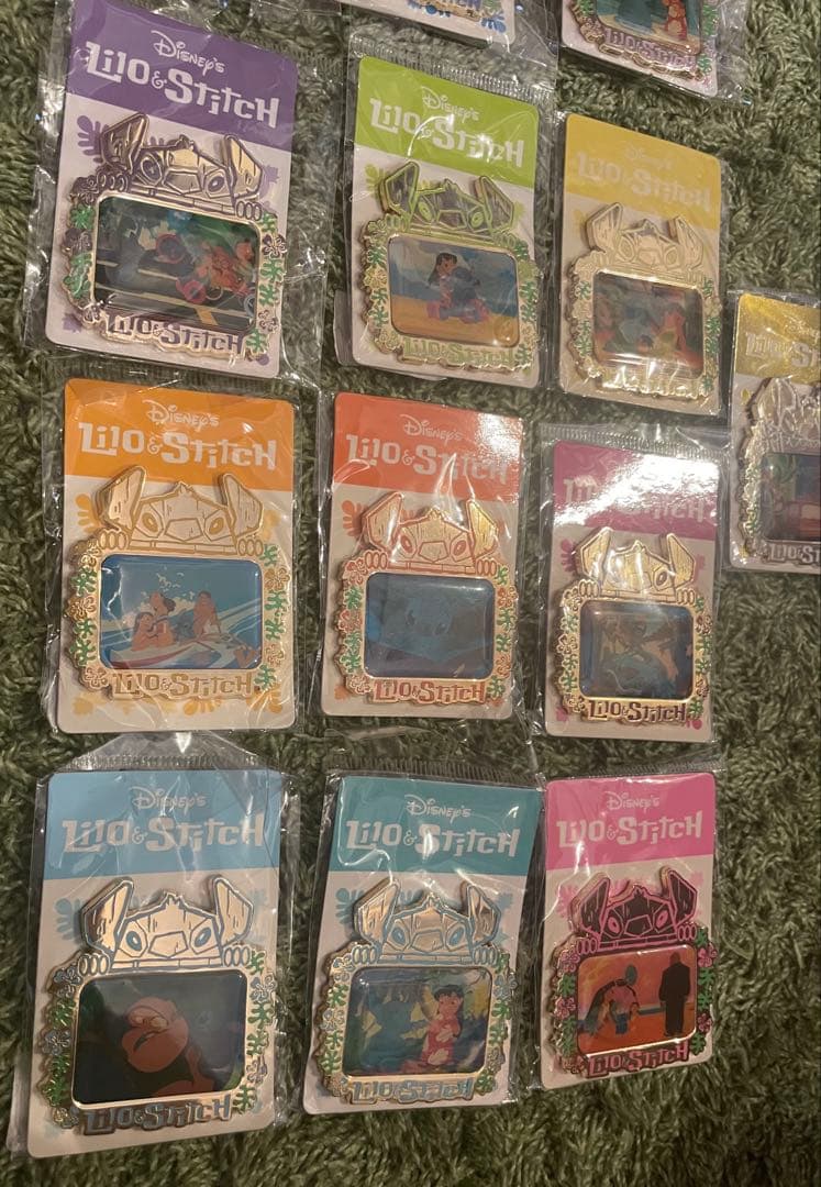 ディズニーストア スティッチ フィルム マンスリー ピンバッジ コンプリート