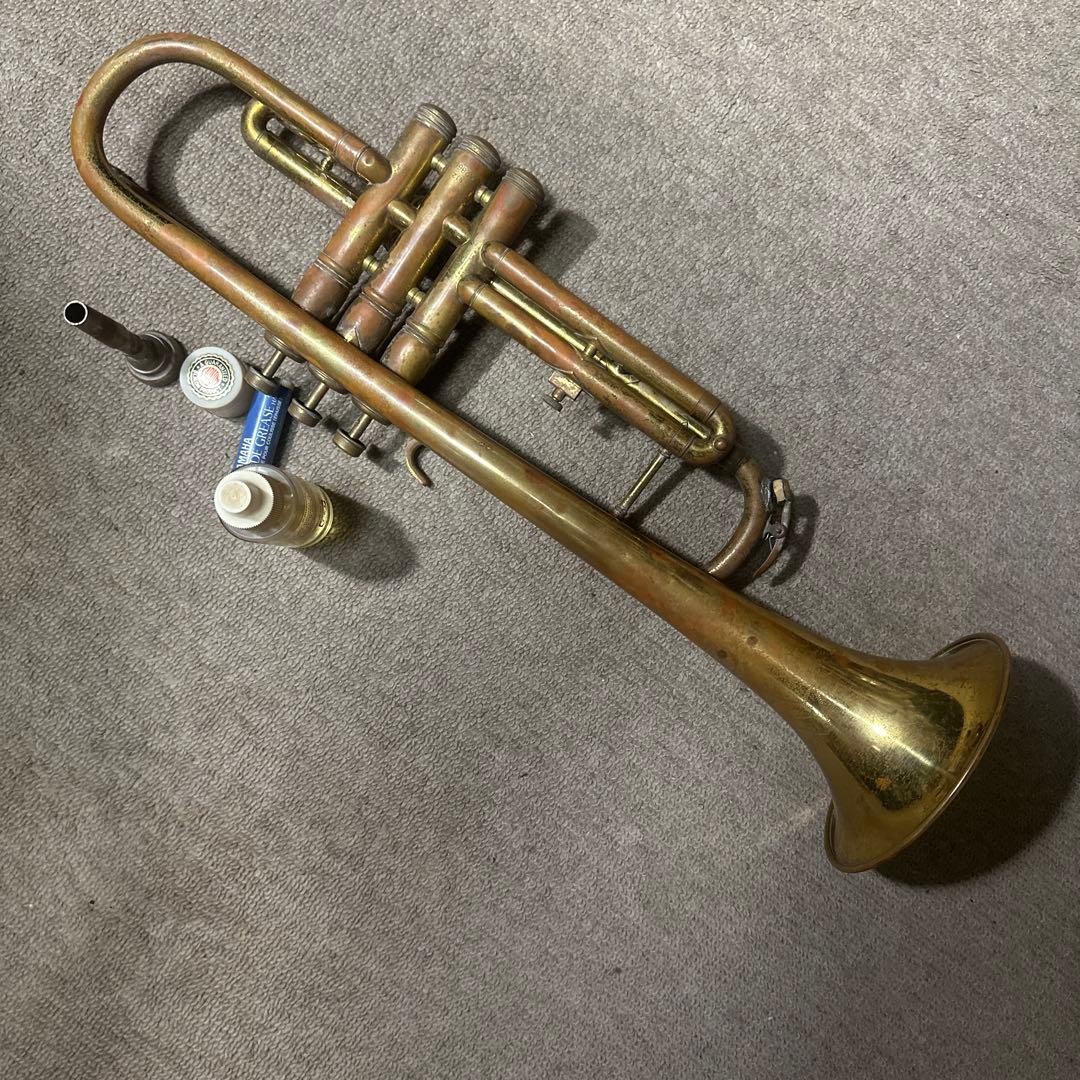 トランペット 本体 真鍮製 マウスピース付き　ケース付き